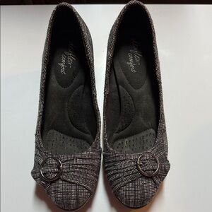 Dexflex Comfort Women's Flats - Black and Gray